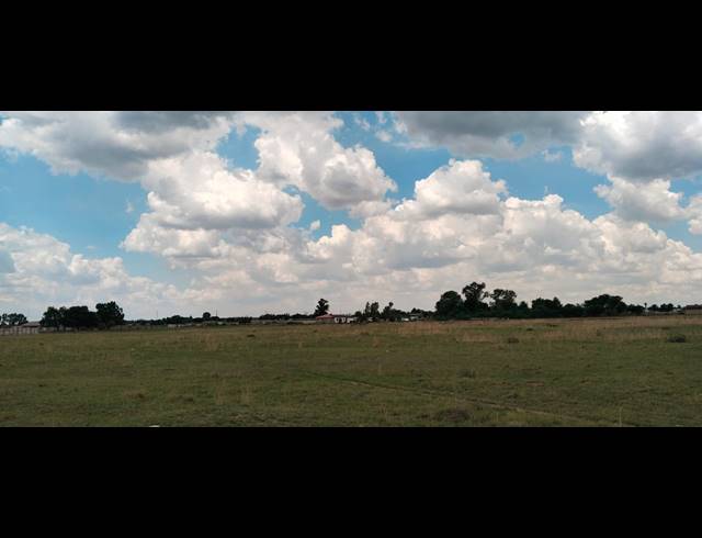 26,475M² VACANT LAND FOR SALE IN BOLTONWOLD